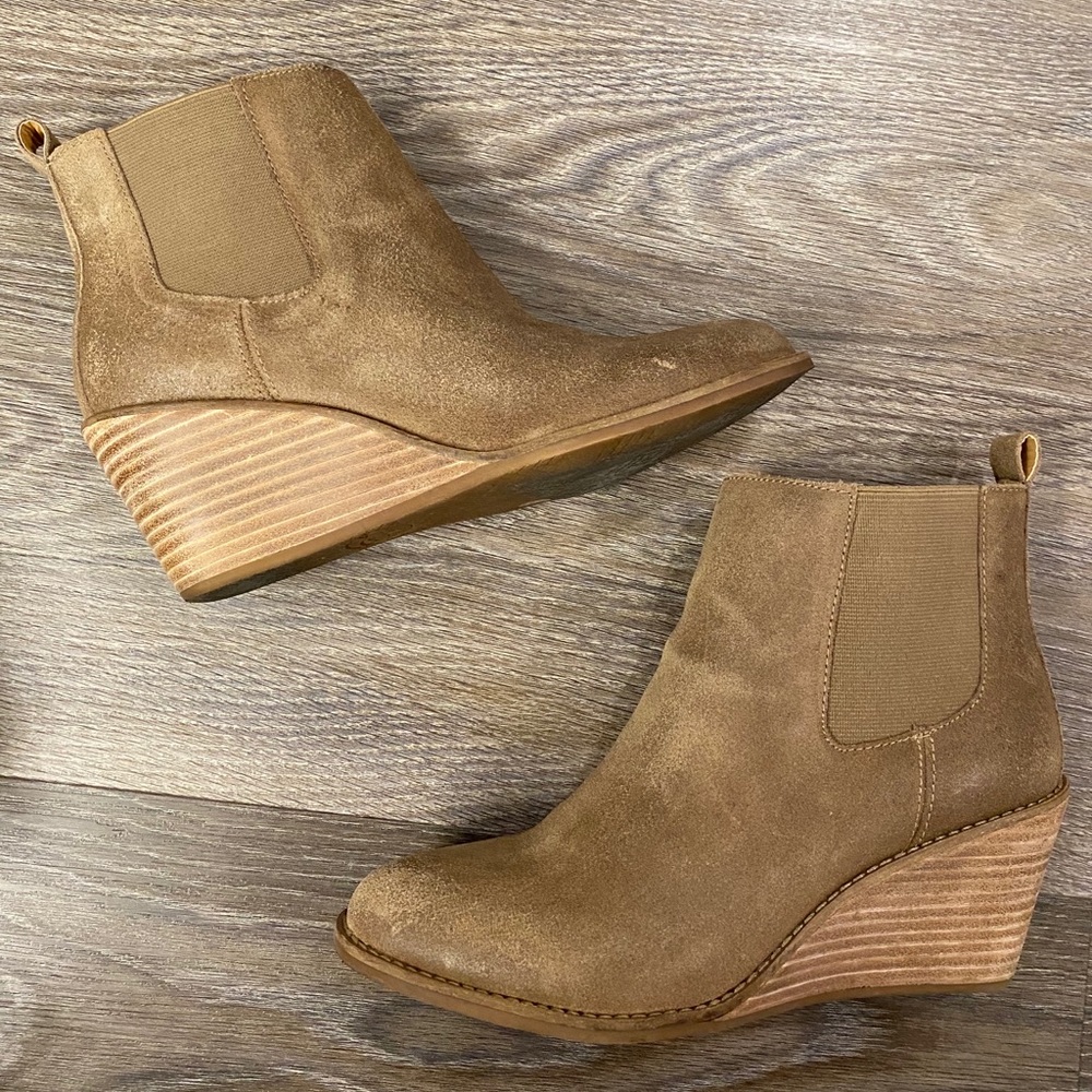 Gently used Lucky Brand boots. Size 7.5M